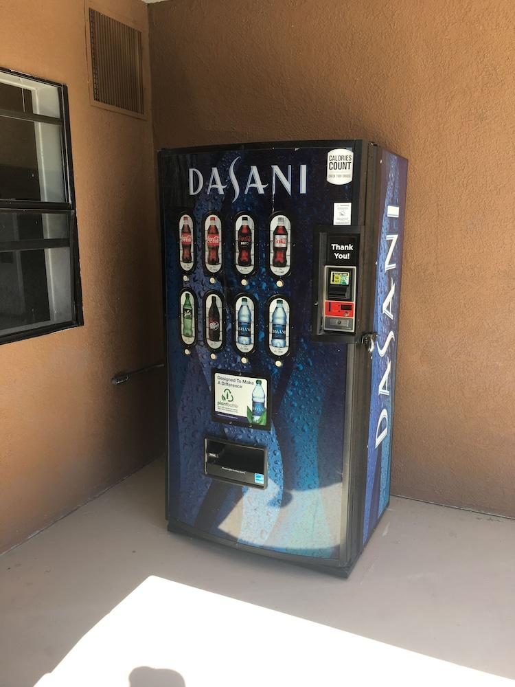 Days Inn By Wyndham Kingman West מראה חיצוני תמונה